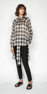 Check-Stepped-Hem-Blouse-S50819-S20_1000x2000_637339523151104555_S50819-S20-332-1.jpg