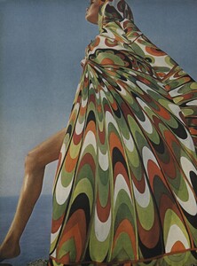 Clarke_US_Vogue_January_1st_1965_01.thumb.jpg.96fd4585bcf862ad9d23f0ff33882697.jpg