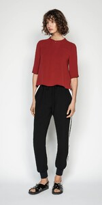 Crepe-Funnel-Neck-Top-C31387-W20_1000x2000_637317986231999073_C31387-W20-285-1.jpg