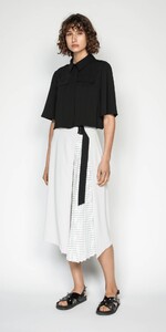 Crepe-Short-Sleeve-Top-C31416-S20_1000x2000_637320701586149789_C31404-S20-990-1.jpg