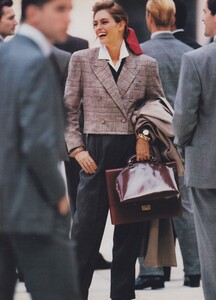 Demarchelier_US_Vogue_August_1988_06.thumb.jpg.8d9472903b915620e60e1a5162da5bf1.jpg