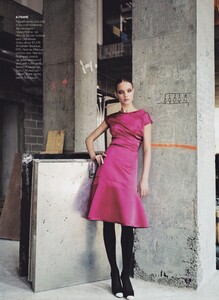 Demarchelier_US_Vogue_July_2004_04.thumb.jpg.876d37794816b3e3be6e6674349e075d.jpg