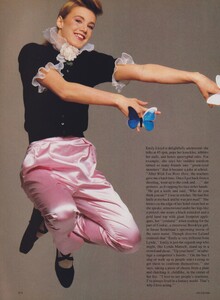 EL_Varrialel_US_Vogue_February_1988_03.thumb.jpg.f9d6b184725c860bfc6b9e2c3c6c9717.jpg