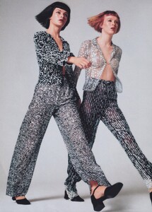 Euroflash_Meisel_US_Vogue_July_1997_05.thumb.jpg.77f4d91fd028a6a2b9bd99e860fb05d6.jpg