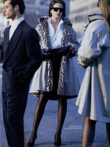 Faux_Demarchelier_US_Vogue_November_1987_04.thumb.jpg.a9ed4530b035af4774021ea6eccef429.jpg