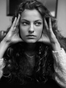 Felice_Nova_Noordhoff_Migjen_Rama_styling_Jetteke_van_Lexmond_02.thumb.jpg.e7ab673dd7b725f0e34968bceaf198a8.jpg