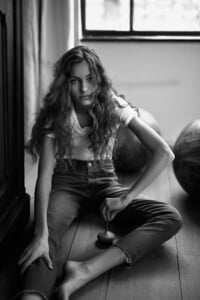 Felice_Nova_Noordhoff_Migjen_Rama_styling_Jetteke_van_Lexmond_03.thumb.jpg.01d4c6152959981cc2e6e5c5632c1f3b.jpg