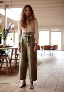 Felice_Nova_Noordhoff_Migjen_Rama_styling_Jetteke_van_Lexmond_04.thumb.jpg.a91bfad9b1fe8c726ad79e5ea767f2d5.jpg