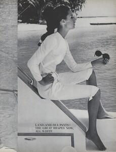 Gilded_Parkinson_US_Vogue_May_1965_10.thumb.jpg.50842275f2f11ceeb1d44c69aa1220f5.jpg