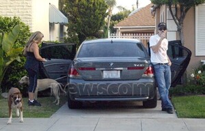 Gisele_and_Leo_visits_his_mother_in_L_A__May_172C_2003_28229.jpg