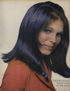 Glow_US_Vogue_July_1970_06.thumb.jpg.c6e169dc7a12a4ddb1d7a515cd36f07d.jpg