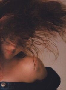 Hair_Maser_US_Vogue_February_1988_02.thumb.jpg.f147e6ad210a8b39942445595ec44946.jpg