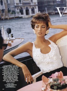 Holiday_Demarchelier_US_Vogue_December_1990_01.thumb.jpg.9ca595e94981f5566b53f530f5850e6e.jpg