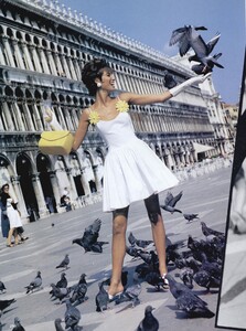Holiday_Demarchelier_US_Vogue_December_1990_03.thumb.jpg.8ec9bb17110867f00596d88763af1603.jpg