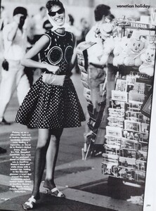 Holiday_Demarchelier_US_Vogue_December_1990_12.thumb.jpg.8c61fa05304a38562f43505d2be0cfb1.jpg