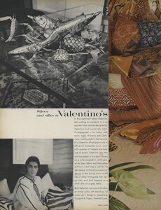 Horst_Clarke_US_Vogue_April_15th_1970_03.thumb.jpg.c1f8076d81734fbcd763f6425f05e7cf.jpg