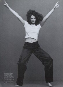 JR_Ritts_US_Vogue_June_1994_05.thumb.jpg.a47f8eb830ff492913f940f9756bcb4d.jpg