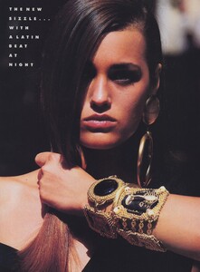 King_US_Vogue_December_1986_12.thumb.jpg.86fe4bcd3d2281a48cec0eefac16c4b5.jpg