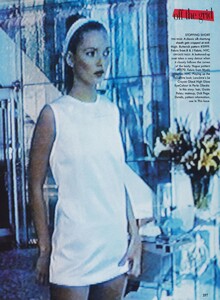 Knight_US_Vogue_August_1995_04.thumb.jpg.a830e31f895eb92933bd507d7e36bf1a.jpg