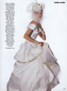 Lange_Penn_US_Vogue_December_1990_04.thumb.jpg.4cfecfdf1b0202ebdcacde517f43f434.jpg