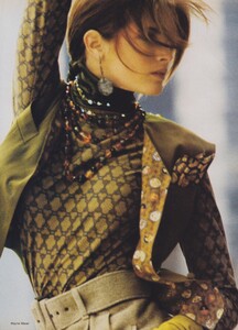 Look_Maser_US_Vogue_August_1988_04.thumb.jpg.21e2935a106acd33472bb514aae40ee9.jpg