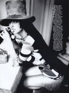 Madness_von_Unwerth_US_Vogue_December_1990_05.thumb.jpg.0b83419e553791a9fe544fcbbea39329.jpg