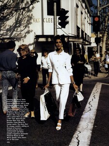Magni_US_Vogue_February_1992_03.thumb.jpg.62d4558f18de1756190d1edb5d17daf8.jpg