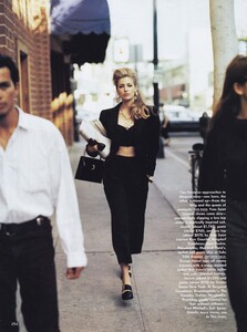 Magni_US_Vogue_February_1992_05.thumb.jpg.73e6428dad33c838542498ae2e88409c.jpg