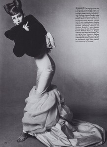 Mavericks_Meisel_US_Vogue_September_1994_03.thumb.jpg.29d6da00fbc6062730d0823fc615372b.jpg