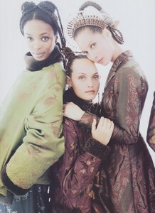 Mavericks_Meisel_US_Vogue_September_1994_05.thumb.jpg.040d905f2fdde61e9dbb7b9833b82c1b.jpg