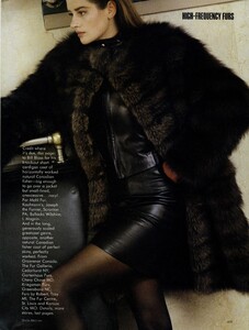 Metzner_US_Vogue_November_1987_04.thumb.jpg.698744d88704324d780953352ea2649b.jpg
