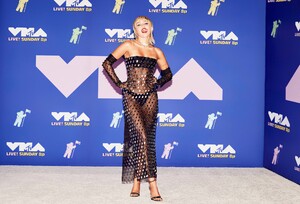 Miley-Cyrus-in-See-Through-Dress-16.jpg