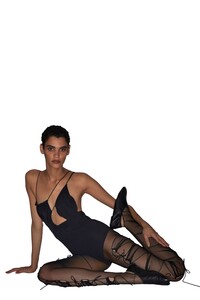 NENSI_DOJAKA_SS21_002.width-2560_XO8zsS5Le3PlC1Lz.thumb.jpg.64f862b92f2d38e7b22e6678ce7d0fbe.jpg