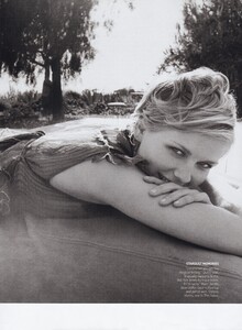 Natural_Testino_US_Vogue_July_2004_06.thumb.jpg.1b5e6fabde2792e753ea56252f0c2464.jpg