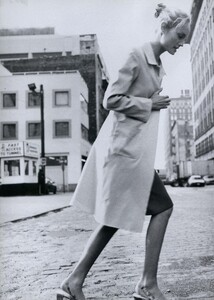 Neomodernists_Meisel_US_Vogue_March_1996_08.thumb.jpg.bfb6a9f8c5284d929fb047fc3cfff662.jpg