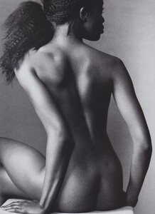 Nobody_Penn_US_Vogue_September_1994_04.thumb.jpg.d1f4d4642897f8792919d0b8b401c125.jpg