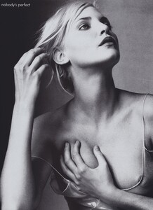 Nobody_Penn_US_Vogue_September_1994_07.thumb.jpg.787f8b6a7ee945ca57cded9c7b0ec9e7.jpg