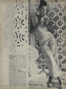 Parkinson_Horst_US_Vogue_January_1st_1965_16.thumb.jpg.db2d941cb1a14d91cc423f57cce86dec.jpg