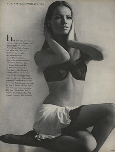 Penati_US_Vogue_March_1st_1966_07.thumb.jpg.e52374bc24bfc0eb5248c24b9ef9b827.jpg