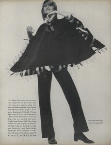 Penati_US_Vogue_October_15th_1970_08.thumb.jpg.2a584a6bc9c09815aac8b5ab70dd32ff.jpg