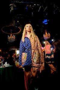 Peter-Pilotto-RTW-FW18-London-5354-1518986768.thumb.jpg.a9bc7a55a067e72f2e354d9f6b15cd46.jpg