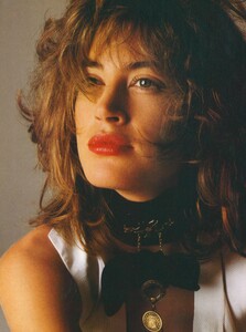 Piel_US_Vogue_April_1987_05.thumb.jpg.9f2d6d74a23d284b2542894daa4b91b0.jpg