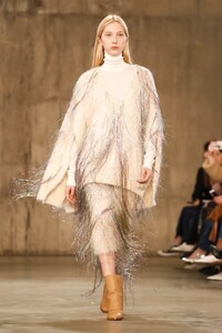 Ports-1961-RTW-FW18-London-3519-1518874337.thumb.jpg.7e28ea6dac5bc64de1806f30b973c965.jpg