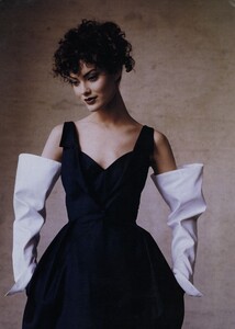 Romantic_Penn_US_Vogue_March_1996_02.thumb.jpg.d9a897d787913e472b23870796579ffe.jpg