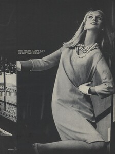 Rubartelli_US_Vogue_January_15th_1965_06.thumb.jpg.0866cf8d2d49f640cef387eba215c345.jpg