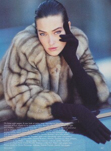 Sable_Maser_US_Vogue_December_1986_02.thumb.jpg.b422e5295542494dc9bf22e38a1b7aee.jpg