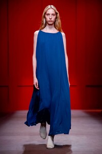 Salvatore-Ferragamo-Men-And-Women-RTW-FW18-Milan-3524-1519466037.thumb.jpg.25a5d3bf1fa3ab80544e3f6ef99157a8.jpg