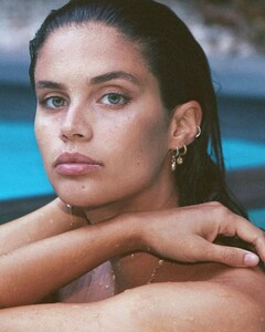 Sara-Sampaio-by-Greg-Swales-2.thumb.jpg.80d60d30b0ec56cab03ed73bb9ef6b71.jpg