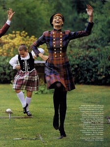 Scotch_Elgort_US_Vogue_September_1991_02.thumb.jpg.f4b839abe3dd478a14b00bc2a06d0782.jpg