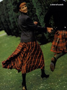 Scotch_Elgort_US_Vogue_September_1991_04.thumb.jpg.ca59eadd0d8092d3afa2e7ee5a63b941.jpg